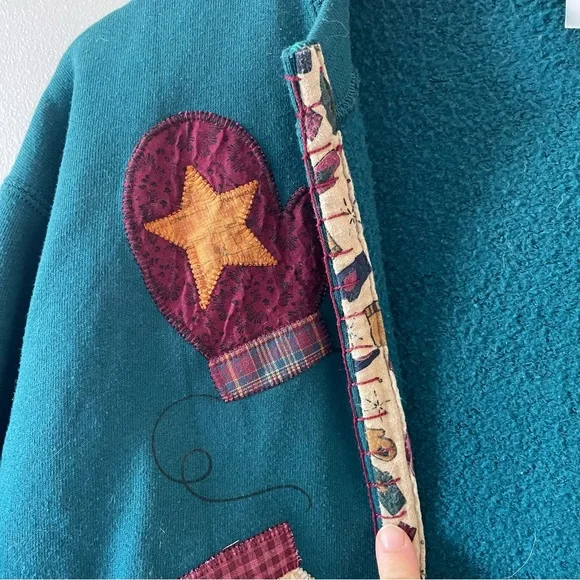 3/$20 Vintage upcycled winter motif grandma sweatshirt - Picture 4 of 9